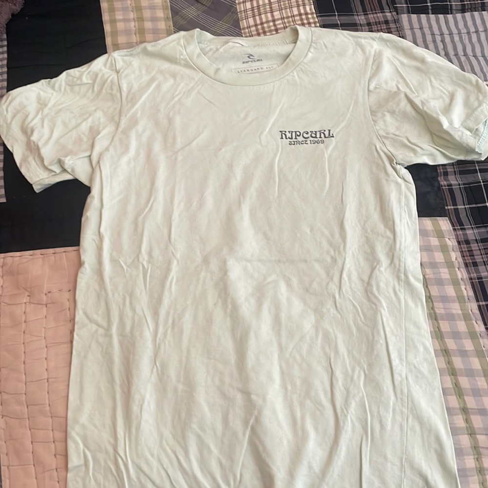 Rip curl light green t shirt